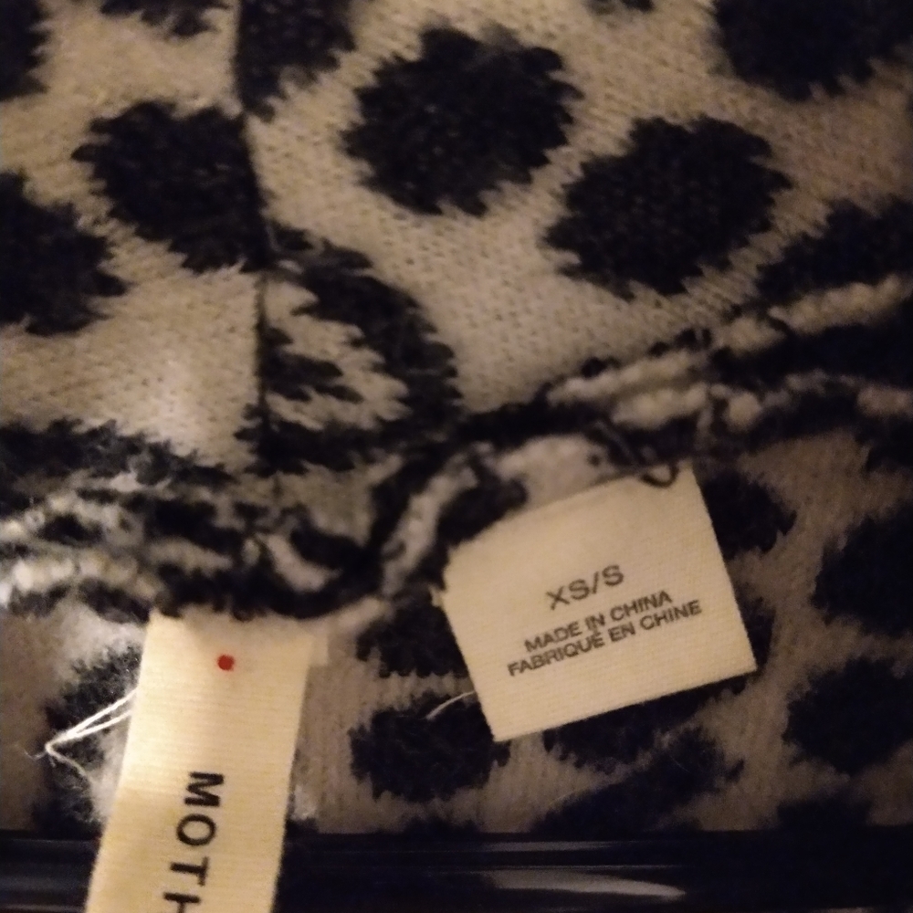 Sweater - Picture 4 of 5